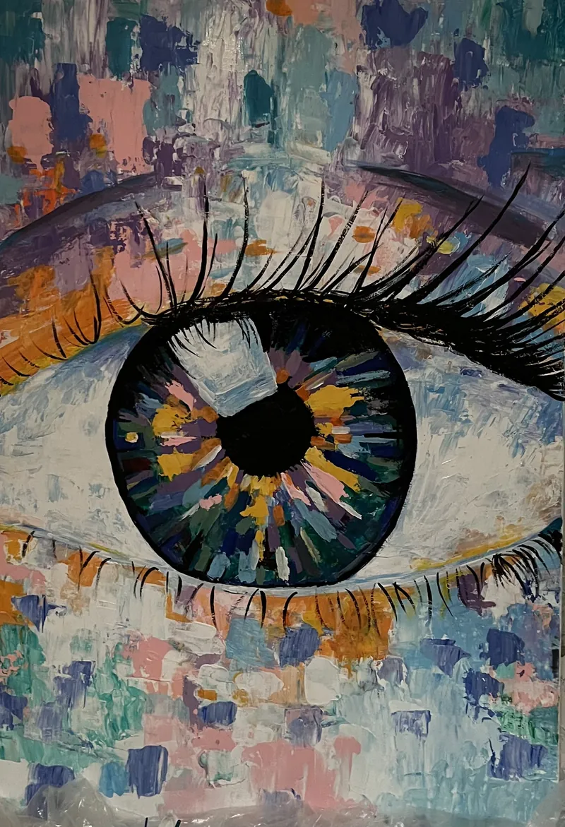 Grosses gemaltes Auge mit bunter Iris, umgeben von pastelligen Farbflecken